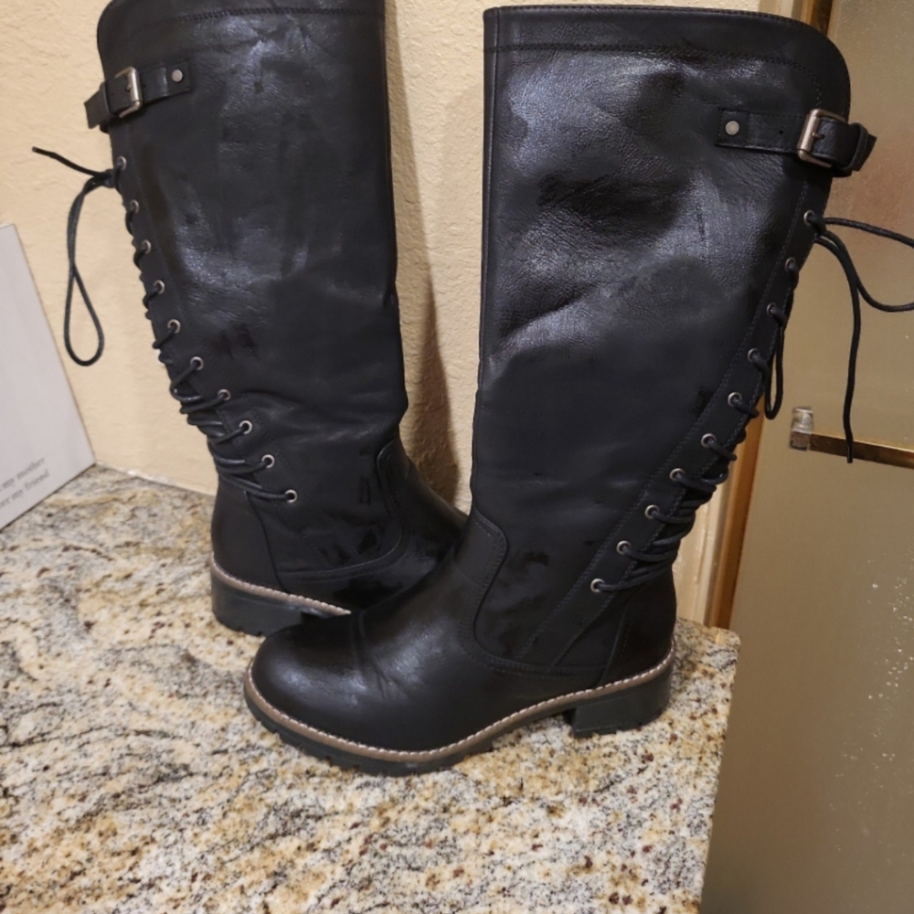 Boots - Picture 7 of 8